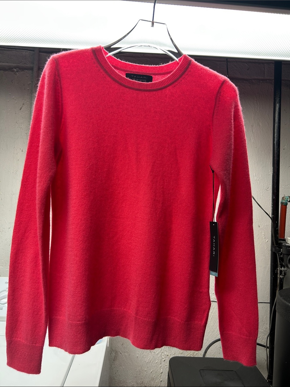 Tahari 100% 2-Ply Cashmere Crewneck Sweater Bright Pink Classic Fit Sz Small